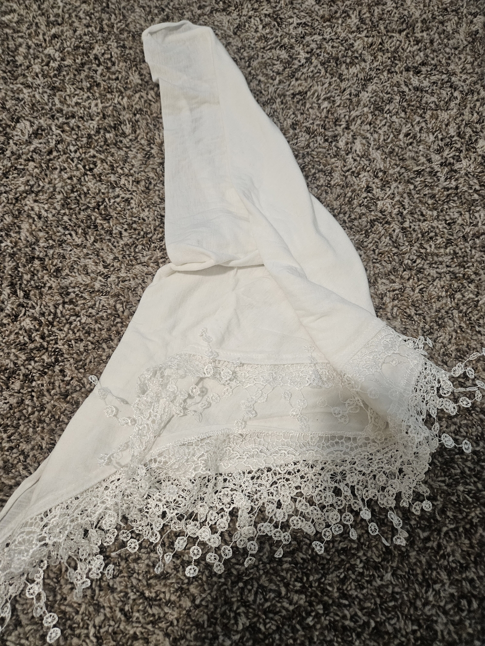 Source Unknown White Lace-Trim Scarf Wrap